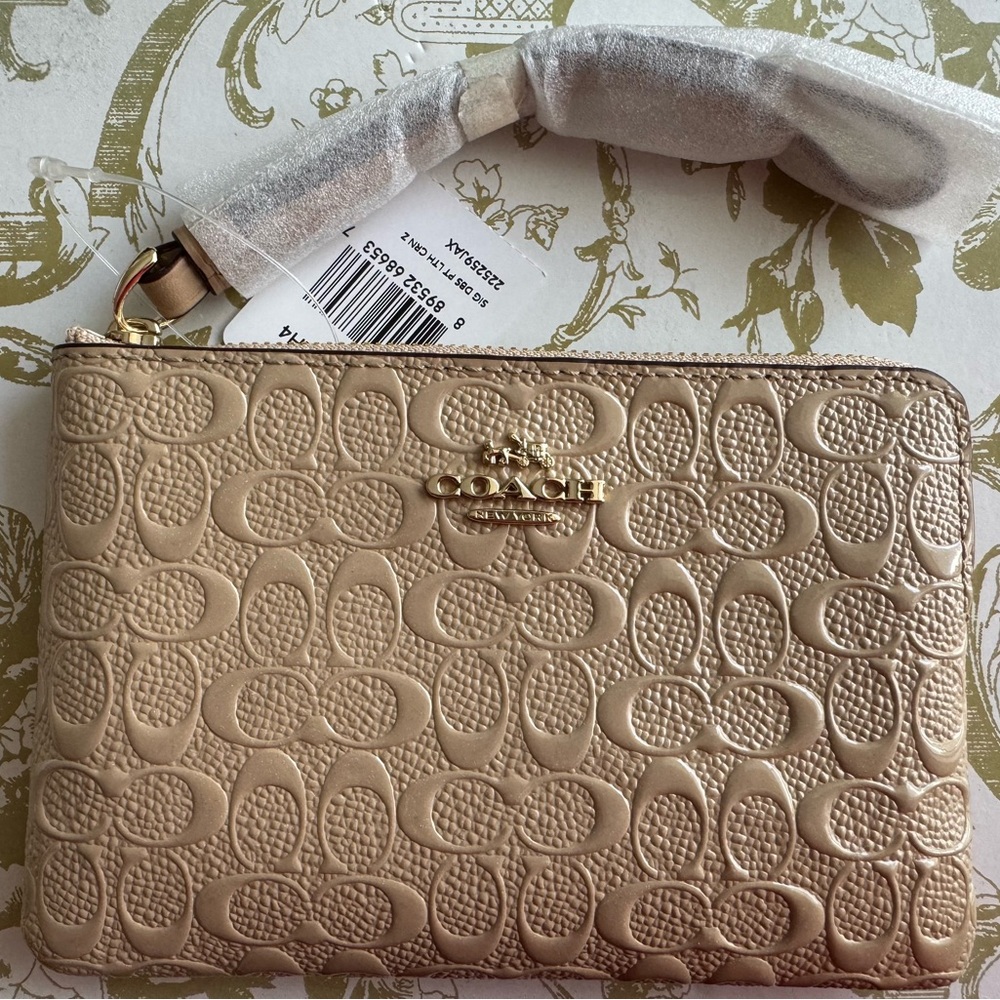 Coach Signature Debossed Patent Leather Corner Zip  Wristlet Tan NWT